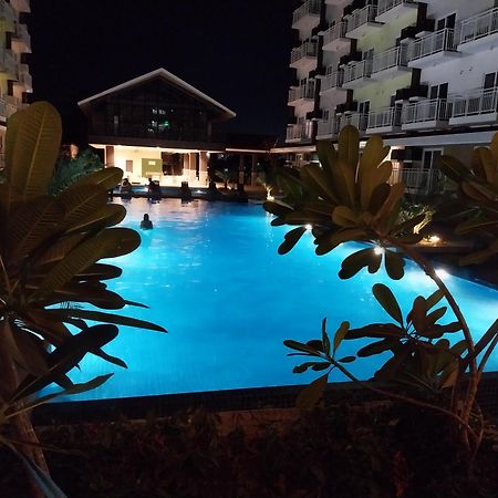 Stay And Fly At Amani Grand Resort Residences Lapu-Lapu City Exterior photo